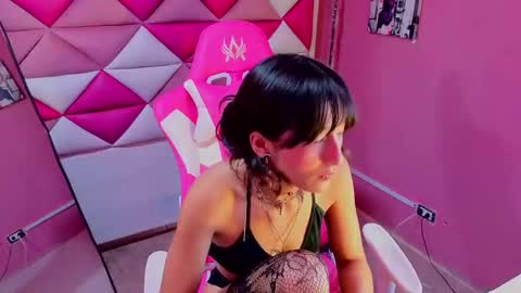 Snapshot of dani_dream chatting on 12, 9, 2025 dani_dream online show from 12, 9, 2025