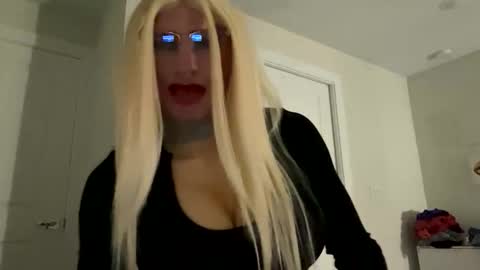 Snapshot of danicdgirl chatting on 12, 10, 2025 danicdgirl online show from 12, 10, 2025