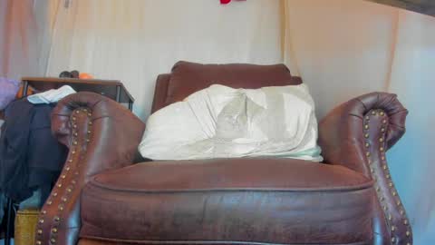 danidollxxx online show from 15, 4, 2026