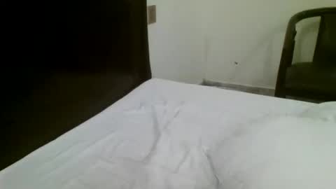 Decuta White online show from 5, 12, 2025