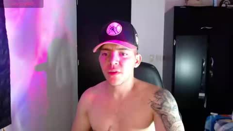 Snapshot of daniel_vargas5 chatting on 5, 1, 2025 Daniel online show from 5, 1, 2025