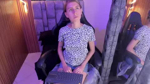 Daniela online show from 7, 12, 2024