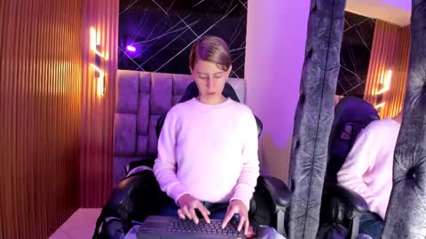 Daniela online show from 13, 12, 2024