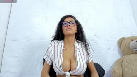 Snapshot of daniela_mendozza chatting on 4, 12, 2024 Dani online show from 4, 12, 2024