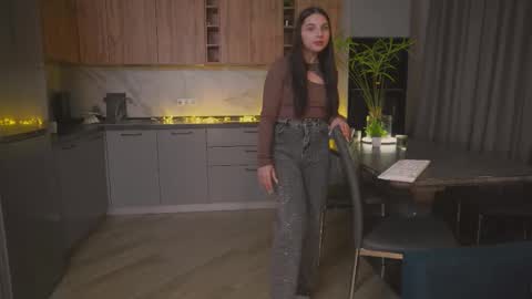 Hi my name is Daniela Im new here but I really like to chat online show from 5, 11, 2025