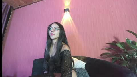 Snapshot of danielamonroe chatting on 25, 4, 2026 danielamonroe online show from 25, 4, 2026
