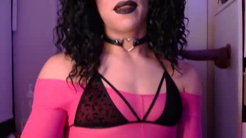 Snapshot of danielladancing chatting on 9, 10, 2025 danielladancing online show from 9, 10, 2025
