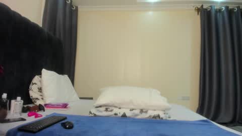 Snapshot of danielle_rock chatting on 19, 2, 2025 danielle_rock online show from 19, 2, 2025