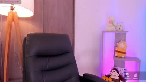 Danielle Rose online show from 28, 10, 2025