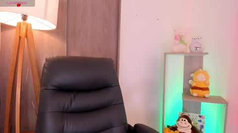 Danielle Rose online show from 21, 11, 2025