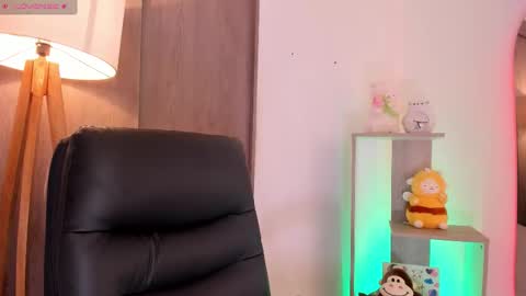 Danielle Rose online show from 22, 11, 2025