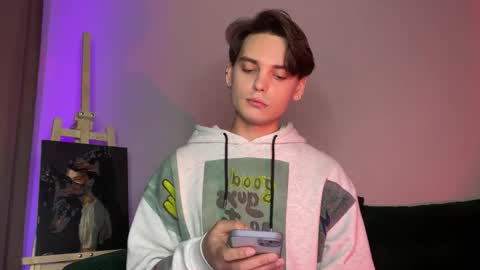 danieltuckerr online show from 8, 11, 2025