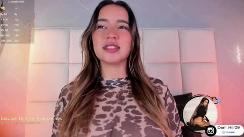 Snapshot of danii_hill chatting on 20, 12, 2025 Danii online show from 20, 12, 2025