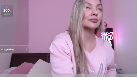 Snapshot of danika_bellaa chatting on 13, 9, 2025 K A R O L online show from 13, 9, 2025