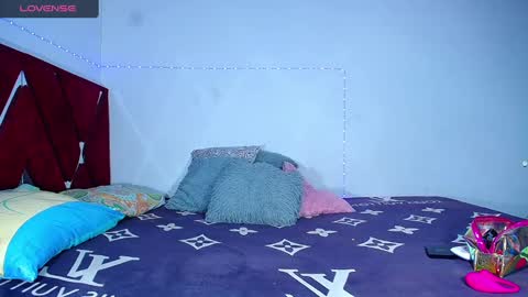 danisabrownn online show from 13, 12, 2024