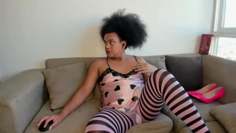 Snapshot of danisweet_ chatting on 7, 5, 2026 dani online show from 7, 5, 2026