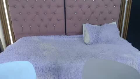 Danniela y Victoria online show from 18, 5, 2026