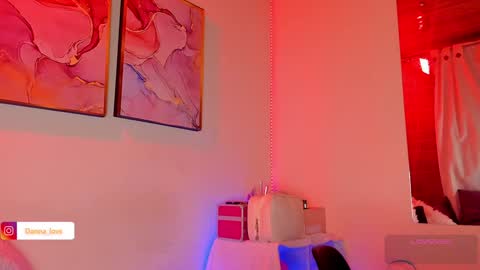 Danna Lovs online show from 11, 12, 2024