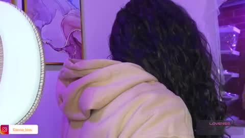 Danna Lovs online show from 7, 3, 2025