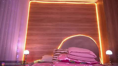 Danna Berlin  online show from 17, 2, 2026