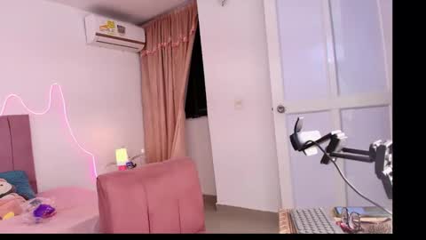 Snapshot of dannagabriella chatting on 2, 4, 2026 dannagabriella online show from 2, 4, 2026