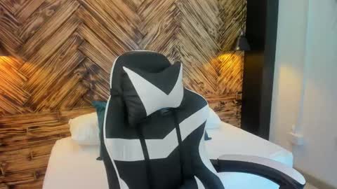 D A N N A online show from 7, 11, 2025