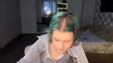 Luna Airi online show from 3, 3, 2026