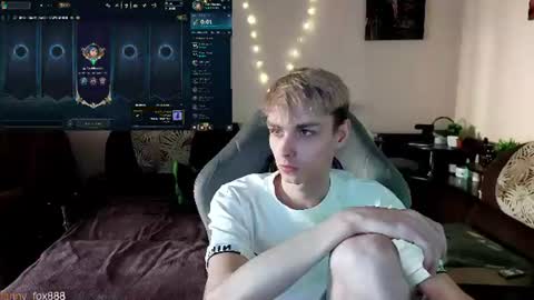 Snapshot of danny_fox888 chatting on 19, 6, 2026 Daniel online show from 19, 6, 2026