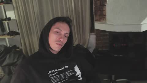 Snapshot of danruiz33 chatting on 12, 1, 2025 Dan online show from 12, 1, 2025