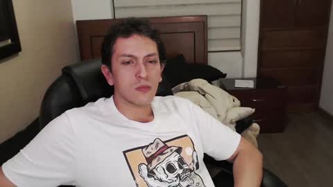 Snapshot of danruiz33 chatting on 8, 2, 2025 Dan online show from 8, 2, 2025