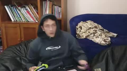 Snapshot of danruiz33 chatting on 9, 10, 2025 Dan online show from 9, 10, 2025