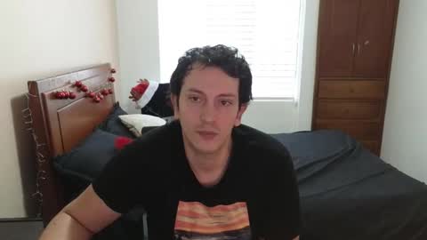 Snapshot of danruiz33 chatting on 25, 11, 2025 Dan online show from 25, 11, 2025