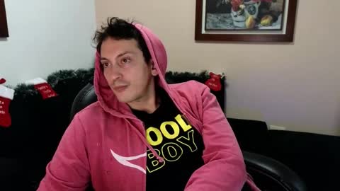 Snapshot of danruiz33 chatting on 4, 12, 2025 Dan online show from 4, 12, 2025