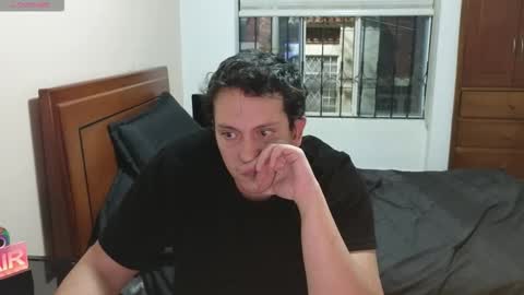 Snapshot of danruiz33 chatting on 4, 2, 2026 Dan online show from 4, 2, 2026