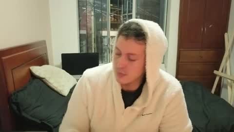 Snapshot of danruiz33 chatting on 17, 4, 2026 Dan online show from 17, 4, 2026