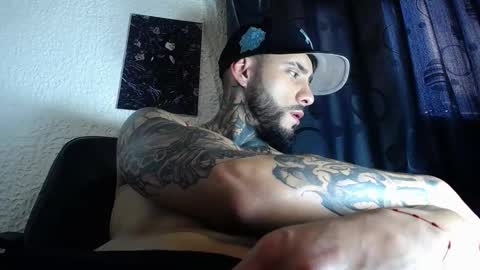 Snapshot of dante_d_angelo_ chatting on 8, 10, 2025 dante_d_angelo_ online show from 8, 10, 2025
