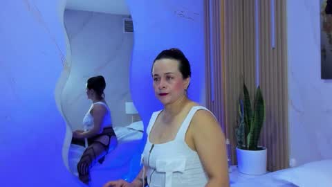Daphne online show from 23, 9, 2025