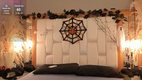 daphne_and_roger online show from 22, 10, 2025