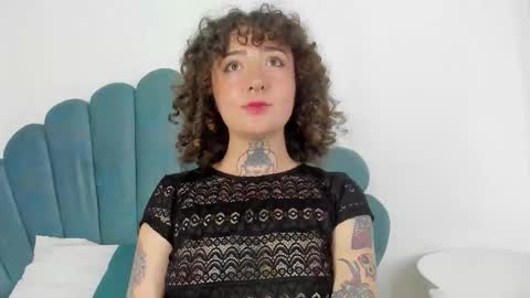 Snapshot of daphneblunt chatting on 23, 10, 2025 DaphneBlunt online show from 23, 10, 2025