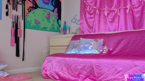 Daphne Madison online show from 3, 3, 2026