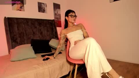 Daphne online show from 3, 12, 2025