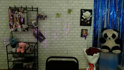 Snapshot of darina_m_ chatting on 1, 2, 2025 Darina online show from 1, 2, 2025