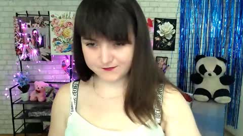 Snapshot of darina_m_ chatting on 5, 3, 2025 Darina online show from 5, 3, 2025
