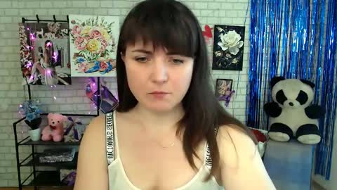 Snapshot of darina_m_ chatting on 5, 3, 2025 Darina online show from 5, 3, 2025