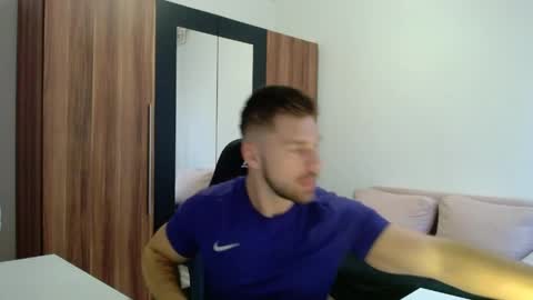 darius_94 online show from 15, 4, 2026