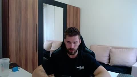 Snapshot of darius_94 chatting on 14, 6, 2026 darius_94 online show from 14, 6, 2026