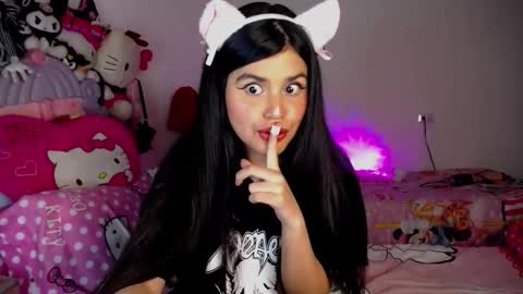 Snapshot of dark_angel_66 chatting on 4, 12, 2025 Moony online show from 4, 12, 2025