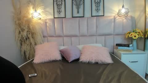 Nina online show from 5, 10, 2025