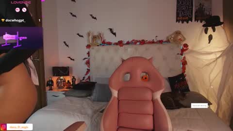 Angel Darcy  online show from 9, 10, 2025