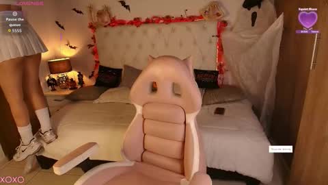 Angel Darcy  online show from 17, 10, 2025